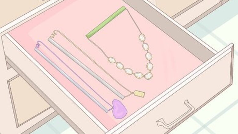 How to Organize Necklaces