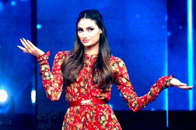 Look of the day: Athiya Shetty looks poised in Sabyasachi as she promotes 'Hero' on the sets of 'DID 5'