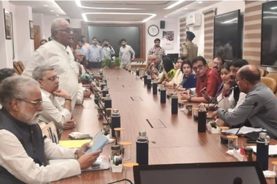 TMC Delegation at Krishi Bhawan to Meet Minister Giriraj Singh Over MGNREGA Dues