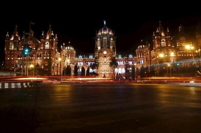 Shiv Sena MLA holds up train demanding berth of his choice