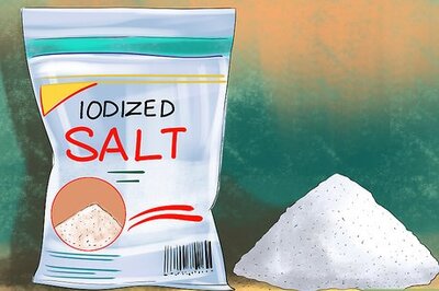 How to Make a Salt Lick for Horses