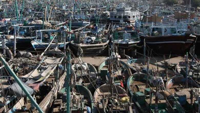 Cyclone Phet hits Pak's coast, 10 killed