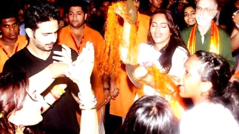 Sonakshi breaks into a jig at Salman's Ganpati visarjan celebrations
