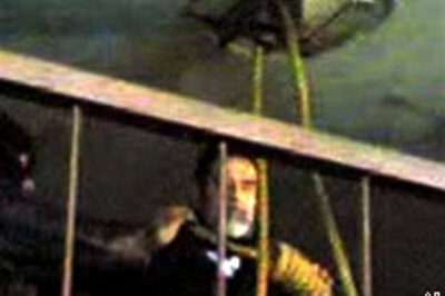 Boy enacts Saddam hanging, dies