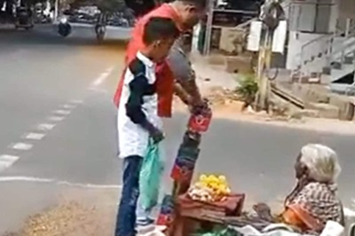 Video Of Father And Son Helping Elderly Women In Scorching Heat Is Everything