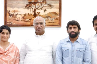 'They Have Won Hearts Of People': Congress Welcomes Vinesh Phogat, Bajrang Punia