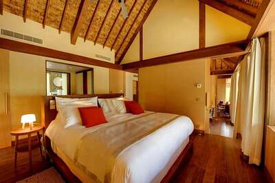 Design Couple's Bedroom Keeping Comfort and Style In Mind