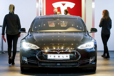 Tesla Underwhelms Wall Street With Hazy 2021 Delivery Outlook, Profit Miss