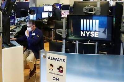 Wall Street Sinks On Tech Selloff, Recovery Worries