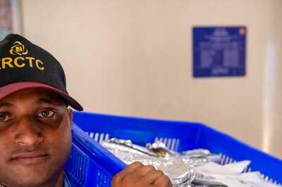 Indian Railways to Restore Catering Services in Premium Trains; Here’s How to Place Food Order Through IRCTC website