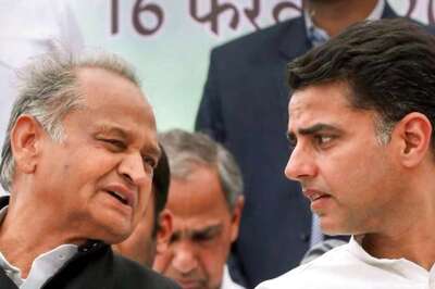 Pilot Gets His Way? CM Gehlot Meets Sonia Gandhi Amid Cabinet Rejig Buzz as Cong Seeks End to Rajasthan Tussle