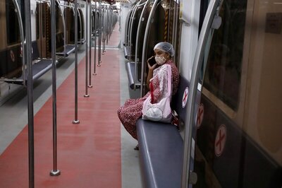 DMRC Cracks Whip as 92 Fined for Violating Covid-19 Norms aboard Delhi Metro