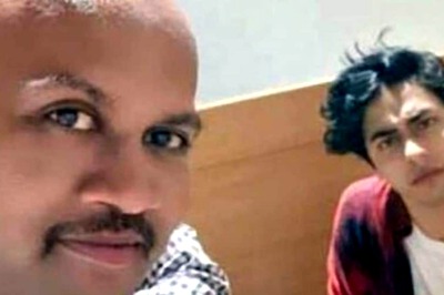 Pune Police Issues Lookout Circular Against NCB's Witness Whose Selfie with Aryan Khan Went Viral