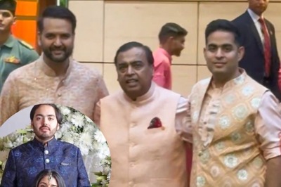 Mukesh Ambani Poses With Aakash Ambani, Anand Piramal; Shloka Mehta Meets Guests At Anant-Radhika's Mameru Ceremony | Watch