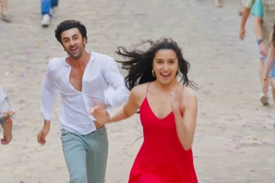 Ranbir Kapoor 'Sadly Leaving Places' Shot Returns in 'TJMM', Clip Goes Viral