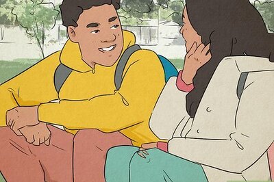 How to Know if a Leo Woman Likes You