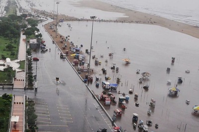 Chennai Rains: More Downpour on Monday, MET Raises Flood Alert; Schools Shut | 10 Points