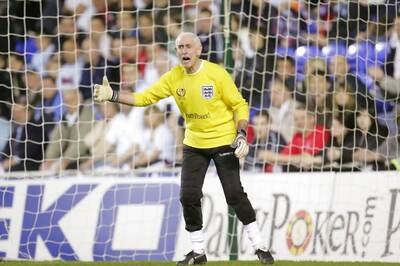 'Hero and a Gentleman': Ex-Chelsea Goalkeeper 'The Cat' Peter Bonetti Dead at 78