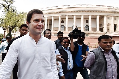 Rahul Gandhi backs jewellers, says government strangulating small businesses
