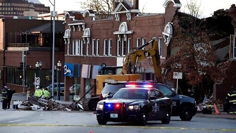 Police: 3 Killed When SUV, Firetruck Collide In Kansas City