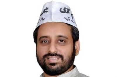 Citing Complainant's Self Contradictory Versions, Court Discharges AAP MLA Amantullah in 2016 Homicide Case