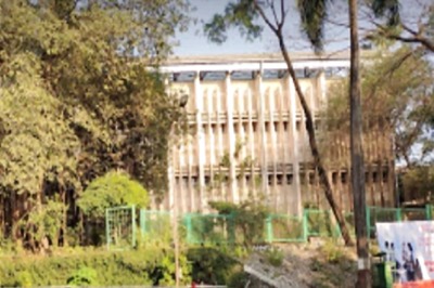 IIT Bombay Student Death: Handwriting Analysis Confirms 'Suicide Note' Written By Deceased, Say Cops