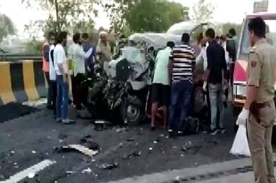 7 Family Members, Including 6-yr-old Child, Die in Tragic Road Accident on Yamuna Expressway