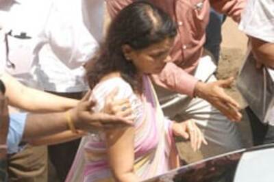 Rekha identifies pistol used by Pravin