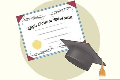 How to Become an Auctioneer