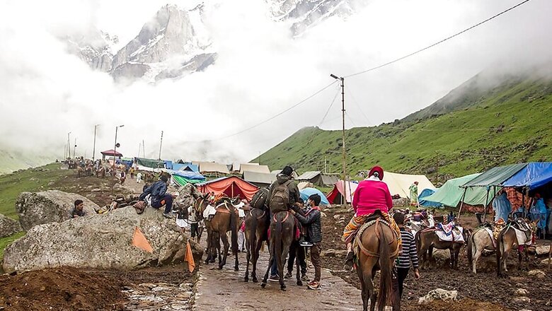 21st Batch of Amarnath Pilgrims Leaves Jammu Under Tight Security Cover