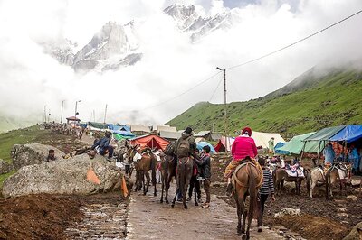 21st Batch of Amarnath Pilgrims Leaves Jammu Under Tight Security Cover