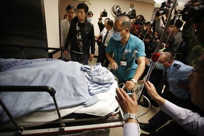 Hong Kong: Former editor of newspaper stabbed amid media tensions