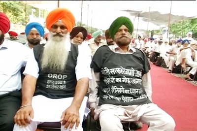 OROP protest outside FM's residence ends, MoS meets veterans
