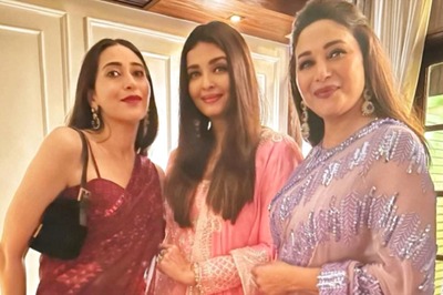 Karisma Kapoor Serves Nostalgia as She Poses 'With the OGs' Aishwarya Rai, Madhuri Dixit, See Pic