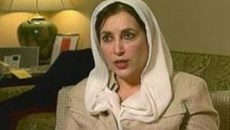 Benazir returns to Pak, faces no problem