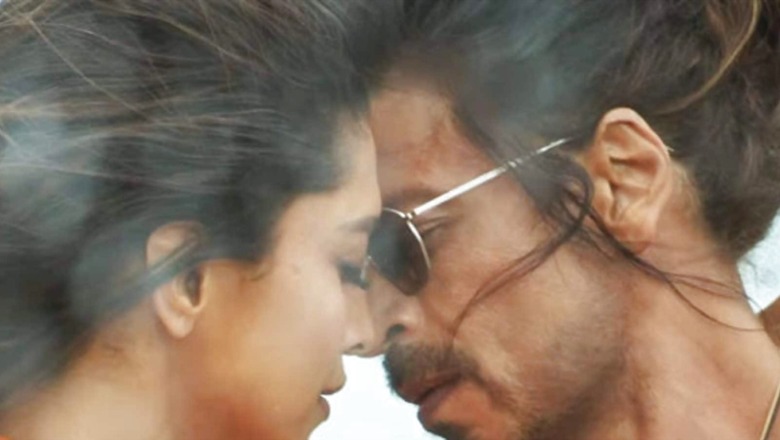Shah Rukh Khan and Deepika Padukone Have A Kiss Scene In Pathaan? SRK Says 'Kick Karne...'