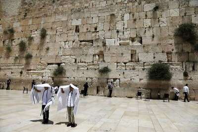 Israel Freezes Plan For Mixed-sex Jewish Prayer Site at Western Wall
