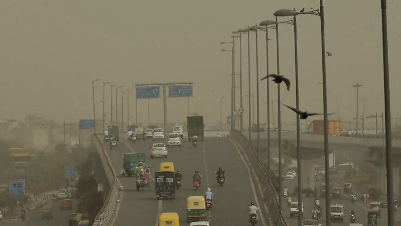 Delhi's Air Quality 'Severe' Due to Dust Storm in Western India