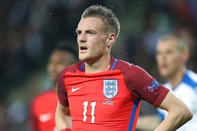 Jamie Vardy Signs New Contract With Leicester