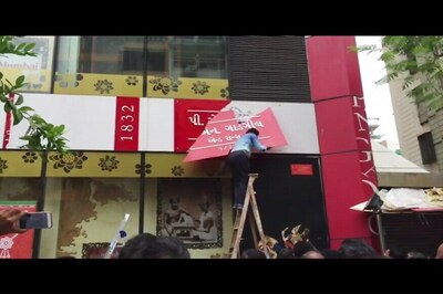 Seven MNS Activists Arrested for 'Pulling Down' Gujarati Signboards