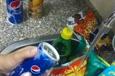 Man Shares Pic of Washing Groceries During Covid-19 Times, Reminds People of 'Dark Era'