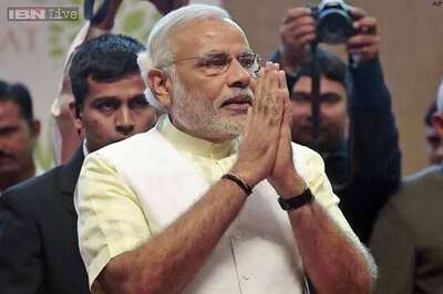 Journalists should be like honey-bee: PM Modi