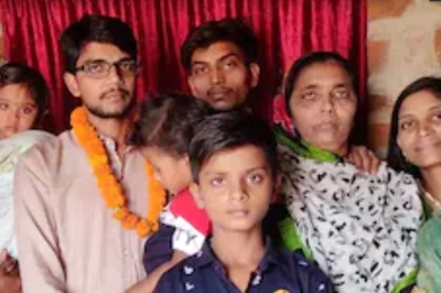 Mother Sells Bangles to Run Household, Son Secures Rank 80 in JPSC