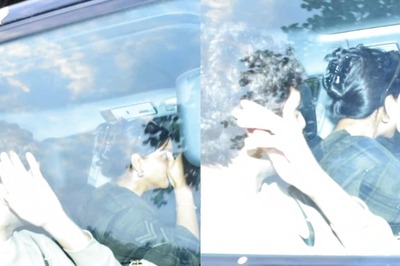 Suhana Khan Hides Her Face as Paparazzi Spot Her With Mystery Friend Outside Mannat, See Pics