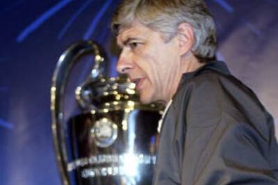 Wenger takes swipe at Arsenal midfield