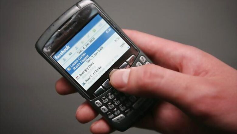 Facebook sees mobile users to grow more rapidly