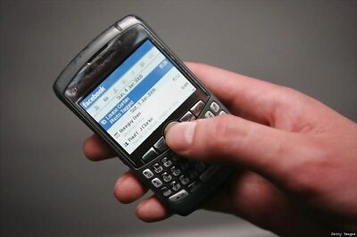 Facebook sees mobile users to grow more rapidly