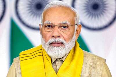 PM Modi Pays Tributes to Fallen Soldiers on Kargil Vijay Diwas