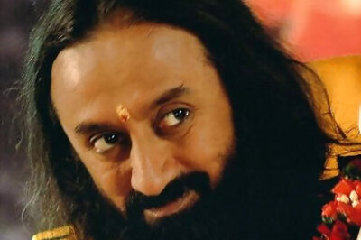Give equal rights to women: Sri Sri Ravishankar