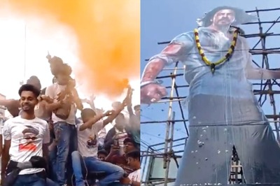 'Zyada Ho Gaya': SRK Thanks Fans Across World Celebrating 'Pathaan' With Rallies, Cakes